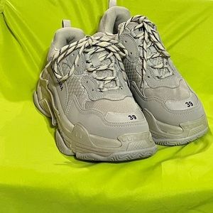 BALENCIAGA “ Triple S “ Sneakers